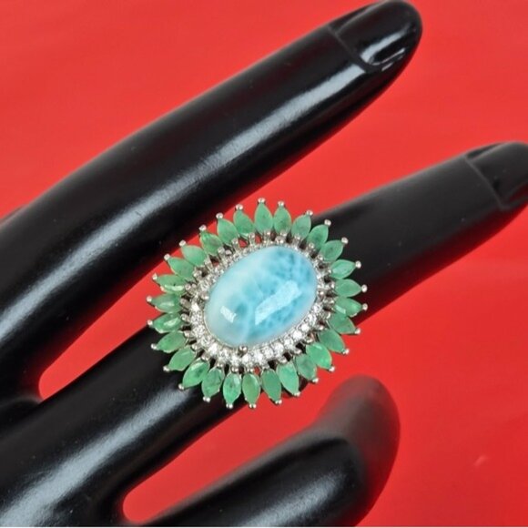 925 Stetling Silver Ring SZ 7.5 with Natural Larimar 1.5x1.2cm & Emerald Gems - Picture 2 of 12